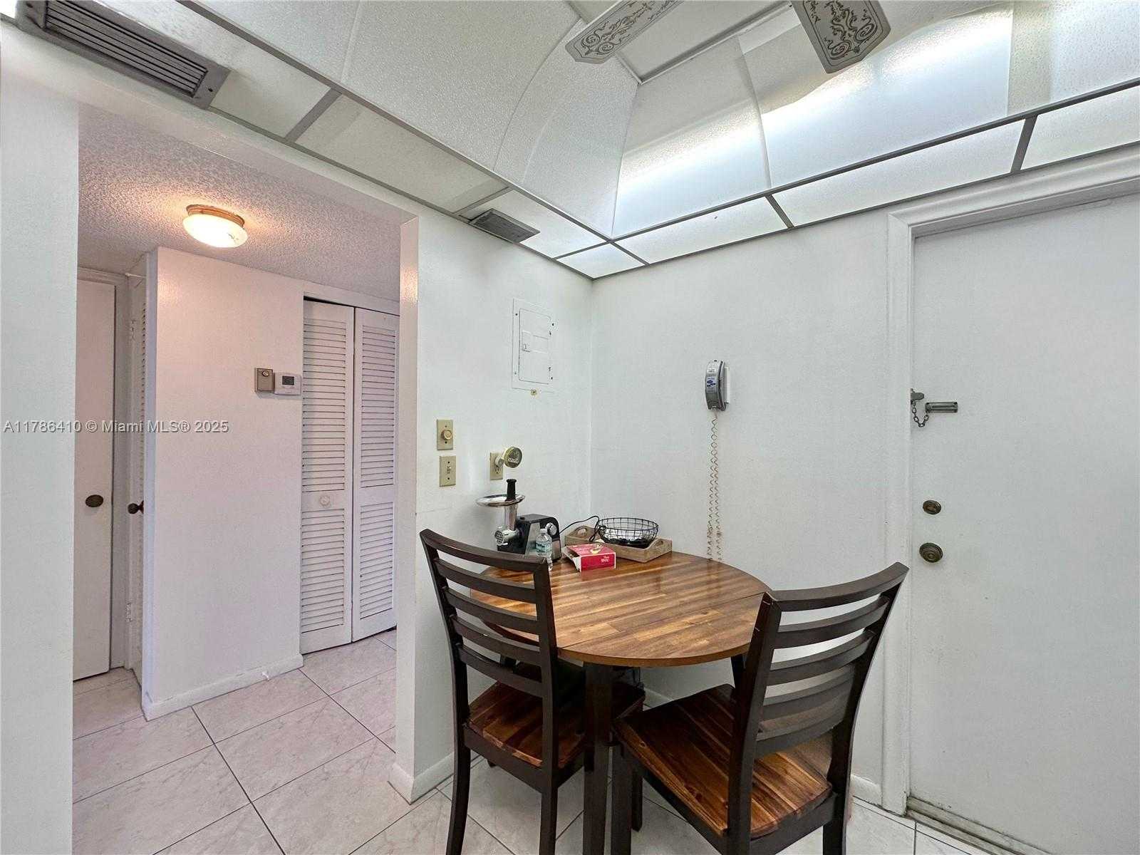 Small Image of 1801 SOUTH OCEAN #1042, Hallandale Beach Number 10
