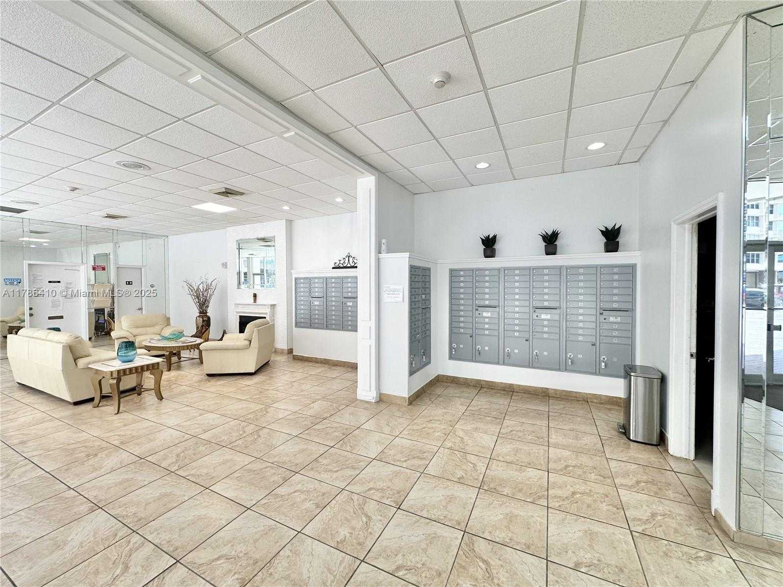 Small Image of 1801 SOUTH OCEAN #1042, Hallandale Beach Number 21