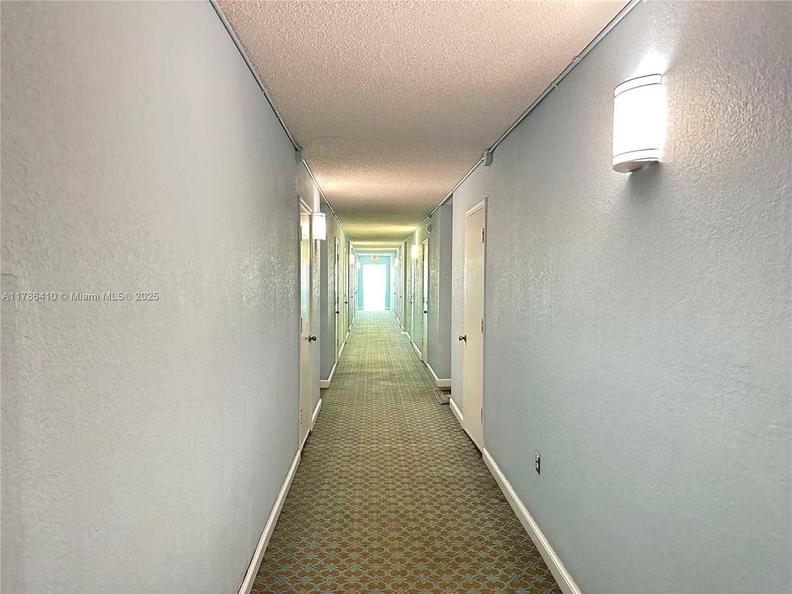 Small Image of 1801 SOUTH OCEAN #1042, Hallandale Beach Number 22