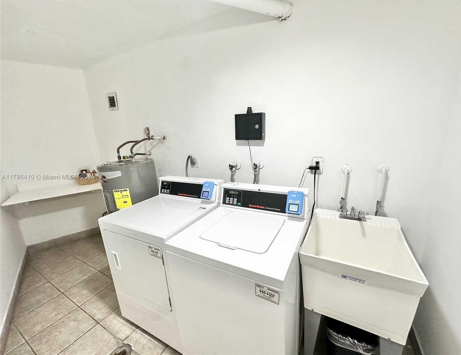 Small Image of 1801 SOUTH OCEAN #1042, Hallandale Beach Number 25