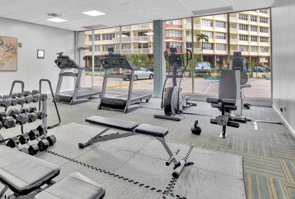 Small Image of 1801 SOUTH OCEAN #1042, Hallandale Beach Number 27