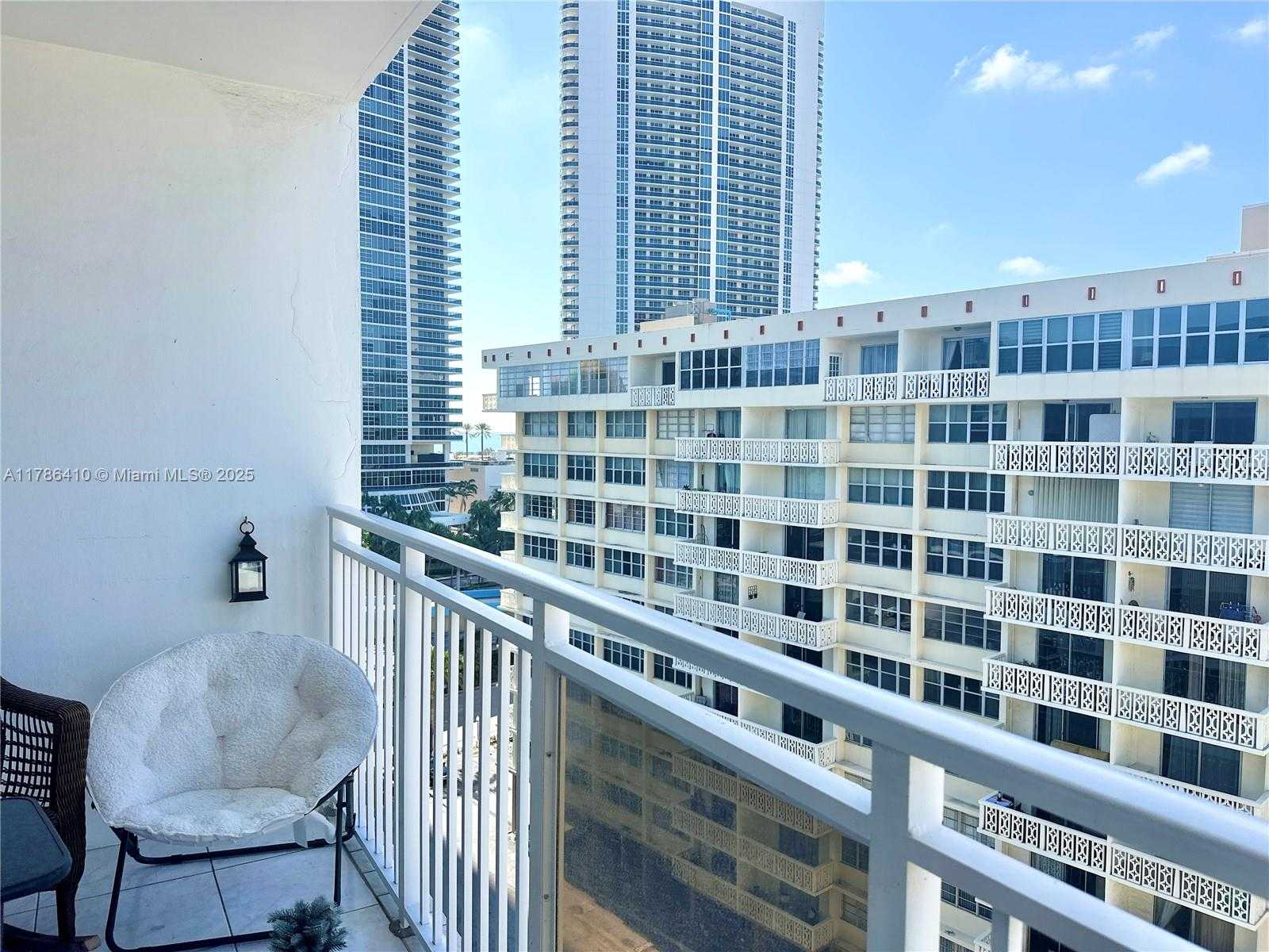 Small Image of 1801 SOUTH OCEAN #1042, Hallandale Beach Number 4