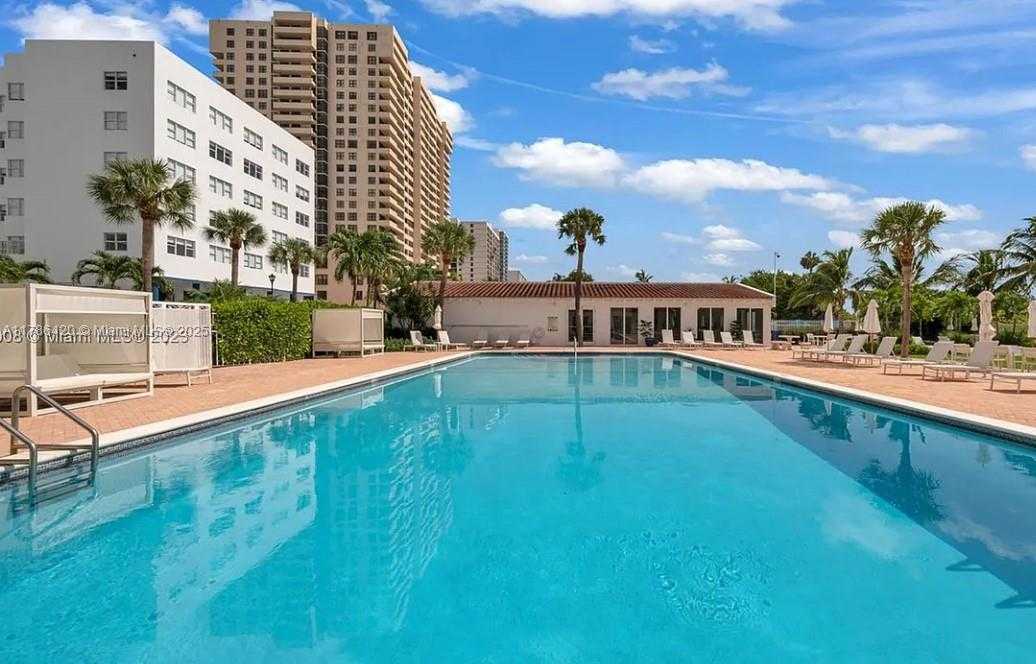 Small Image of 2457 COLLINS AVE #408, Miami Beach Number 11