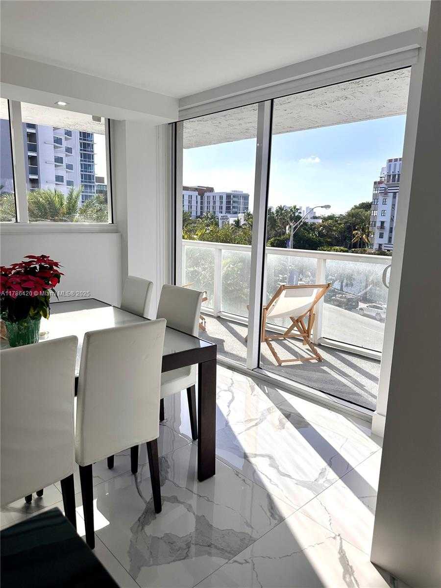 Small Image of 2457 COLLINS AVE #408, Miami Beach Number 2