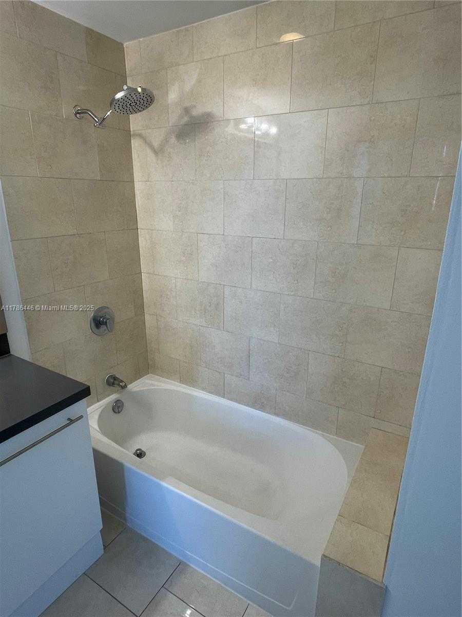 Small Image of 90 SOUTH WEST 3RD ST #1809, Miami Number 10
