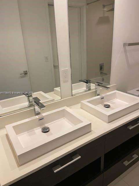 Small Image of 45 SOUTH WEST 9TH ST #1007, Miami Number 21