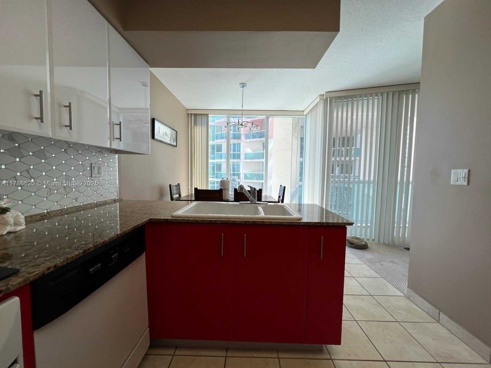 Small Image of 3370 HIDDEN BAY DR #610, Aventura Number 10
