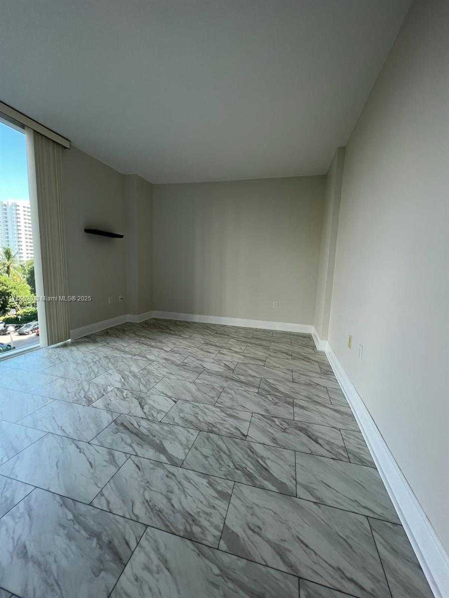 Small Image of 3370 HIDDEN BAY DR #610, Aventura Number 12