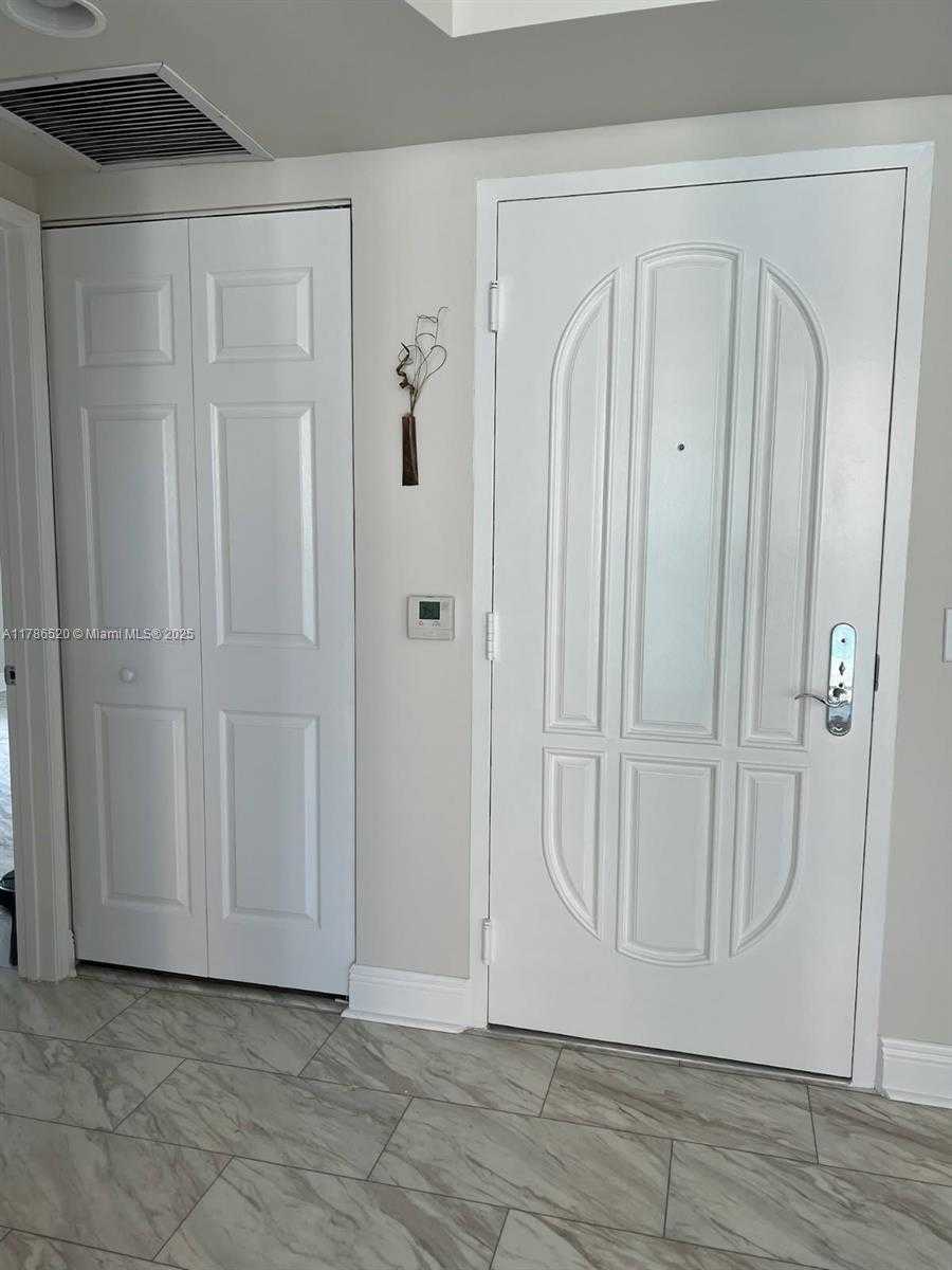 Small Image of 3370 HIDDEN BAY DR #610, Aventura Number 6