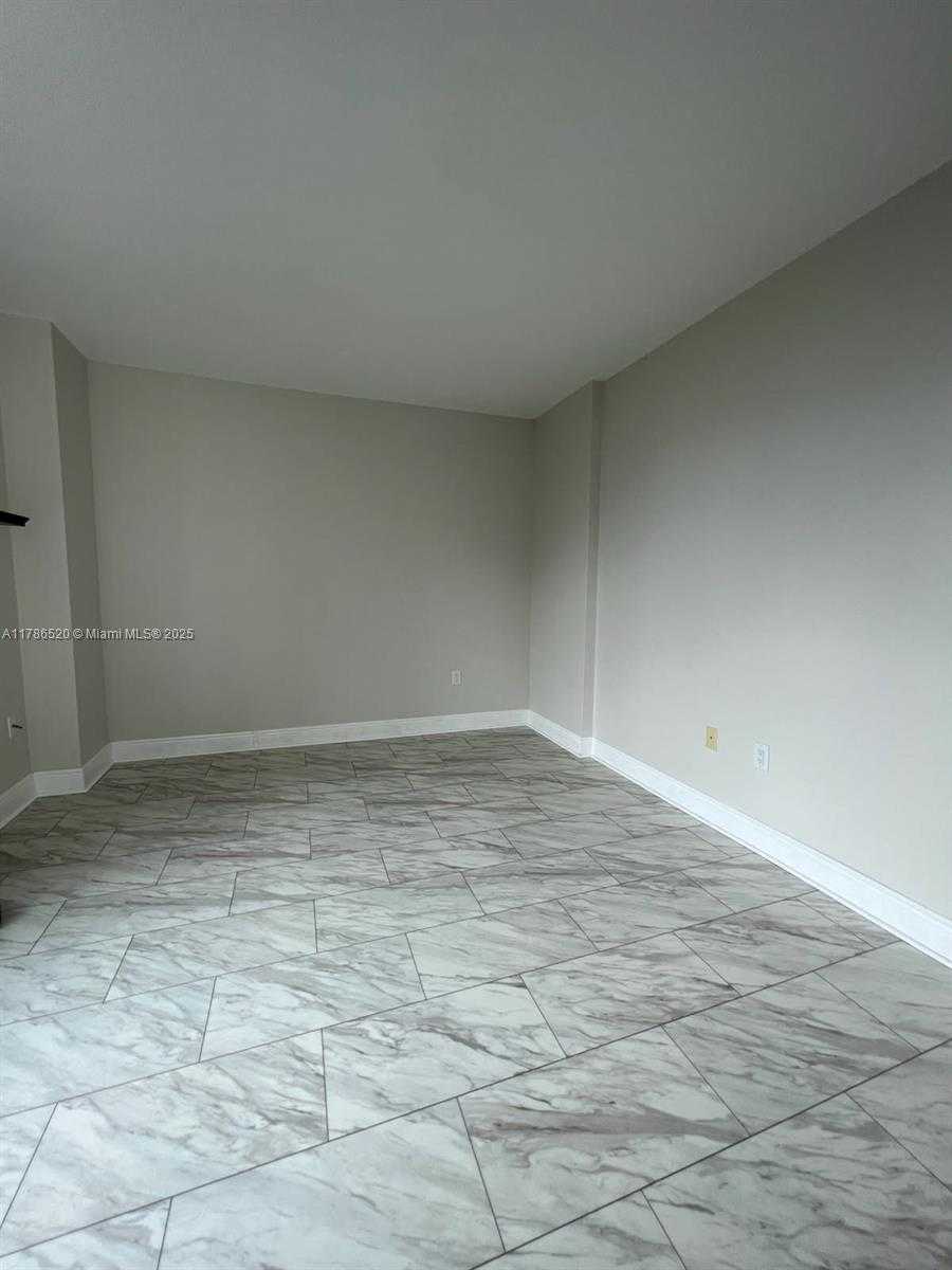 Small Image of 3370 HIDDEN BAY DR #610, Aventura Number 8