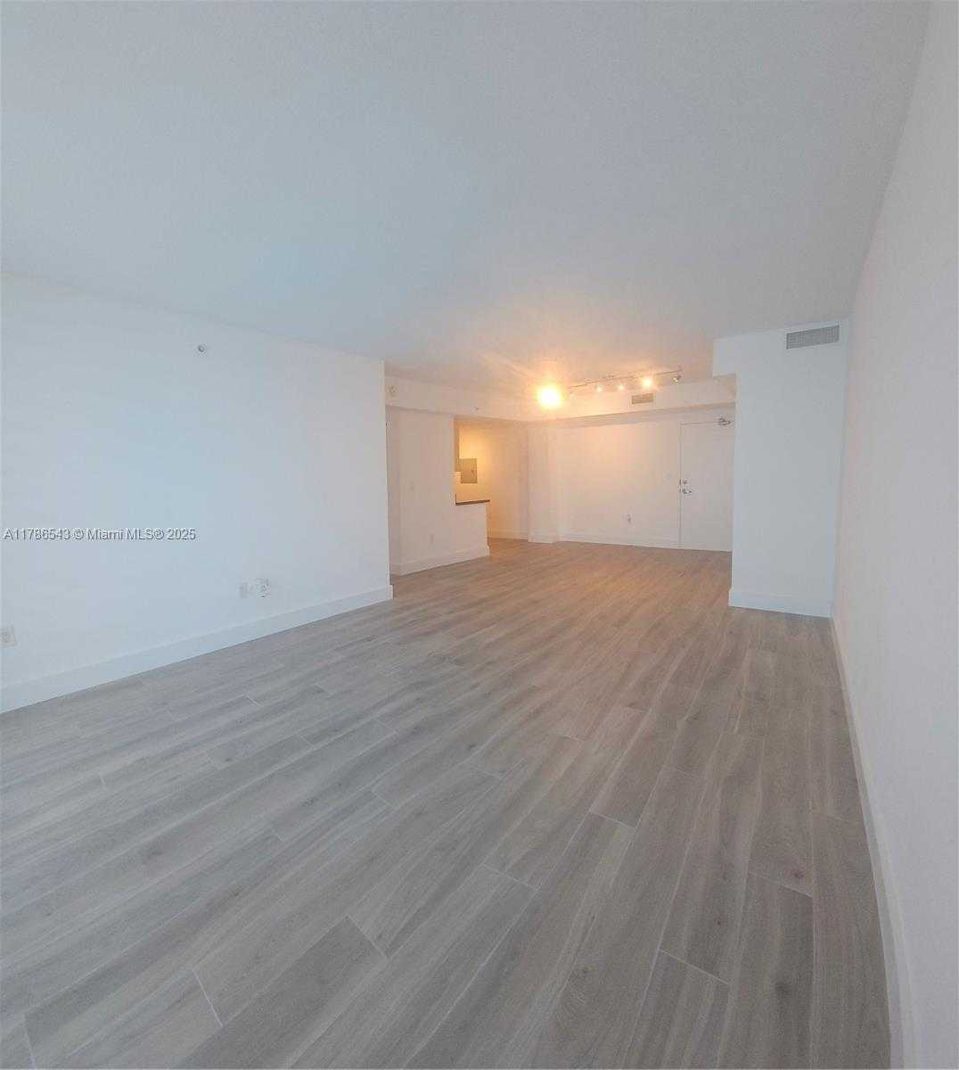 Small Image of 7501 EAST TREASURE DR #1L, North Bay Village Number 23