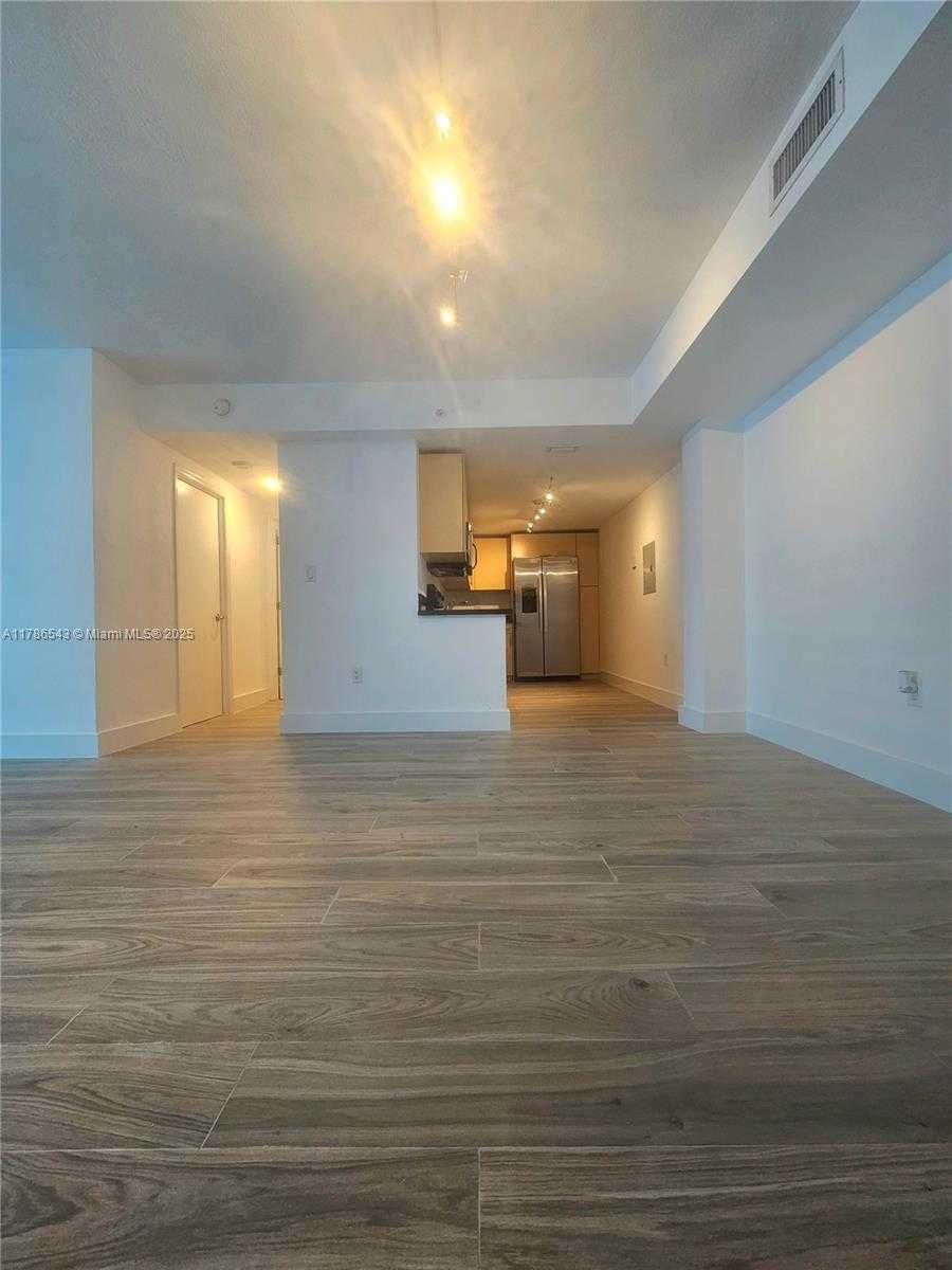 Small Image of 7501 EAST TREASURE DR #1L, North Bay Village Number 29
