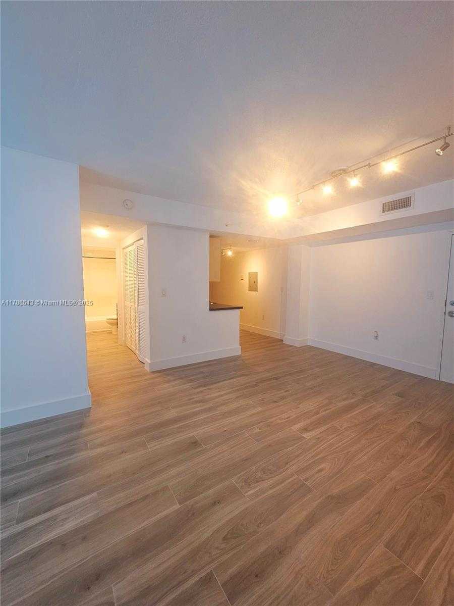 Small Image of 7501 EAST TREASURE DR #1L, North Bay Village Number 30