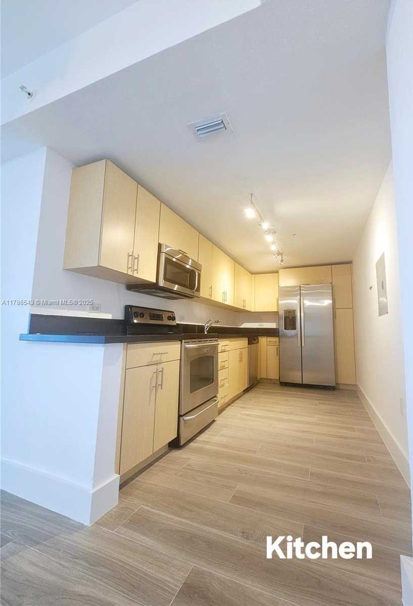 Small Image of 7501 EAST TREASURE DR #1L, North Bay Village Number 31