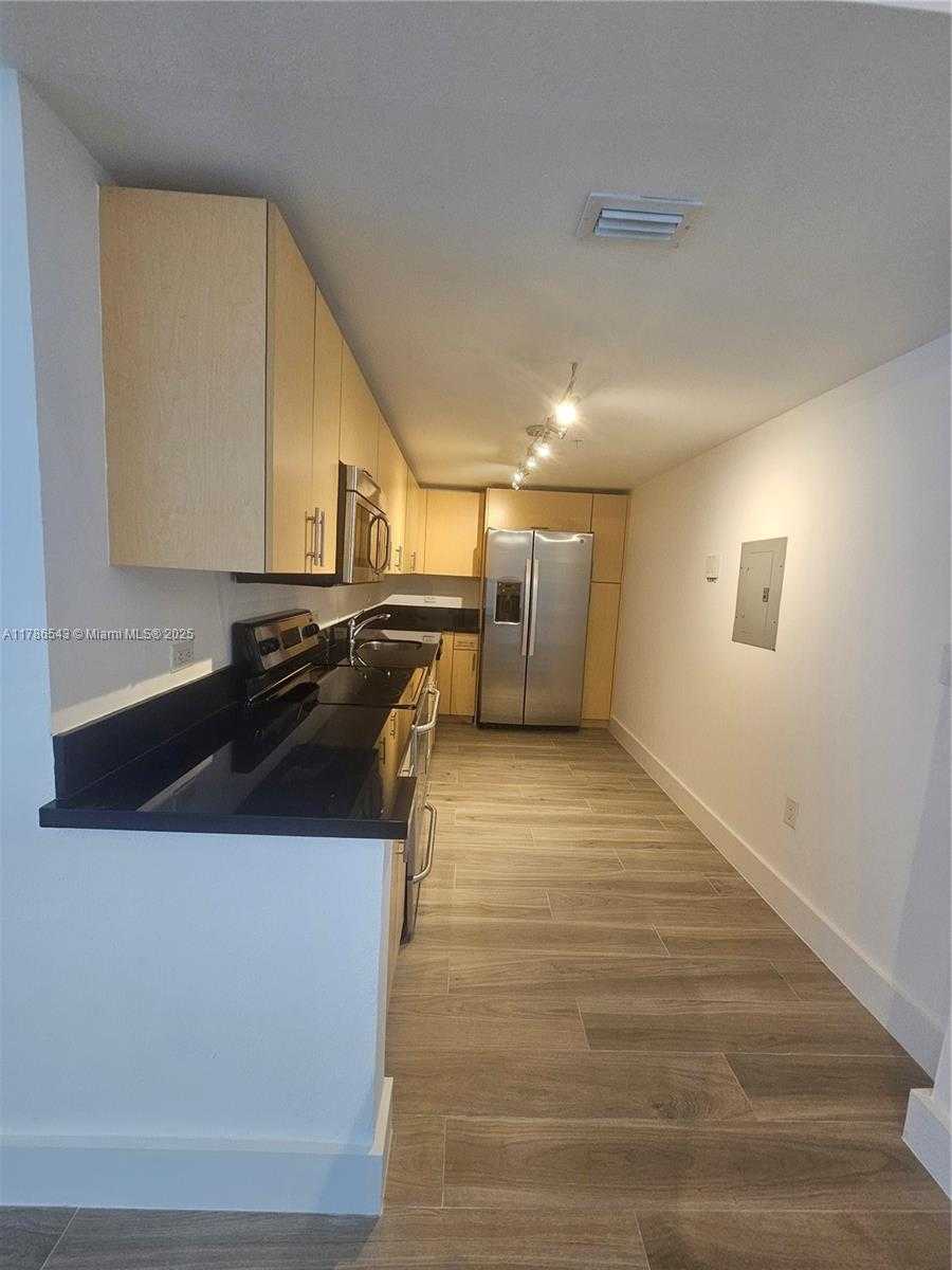 Small Image of 7501 EAST TREASURE DR #1L, North Bay Village Number 33