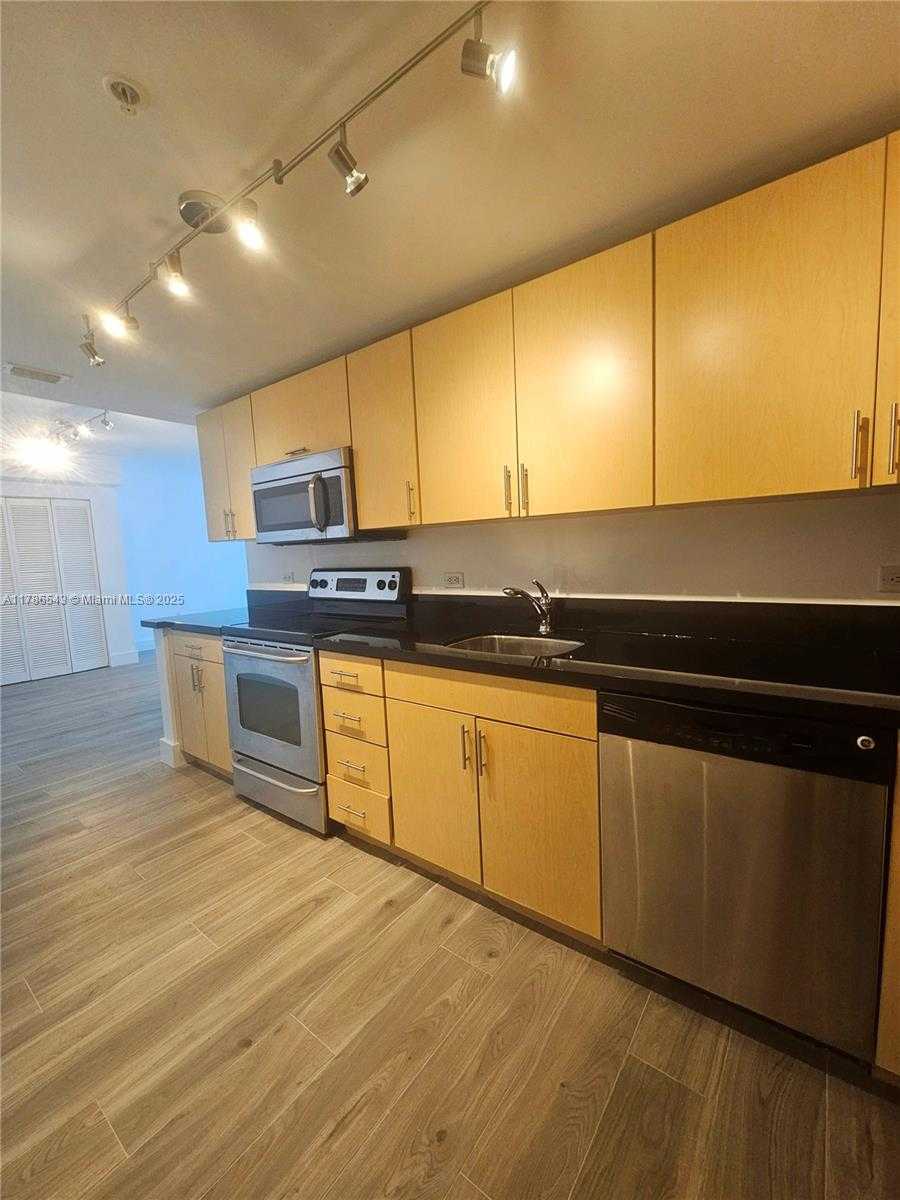 Small Image of 7501 EAST TREASURE DR #1L, North Bay Village Number 34