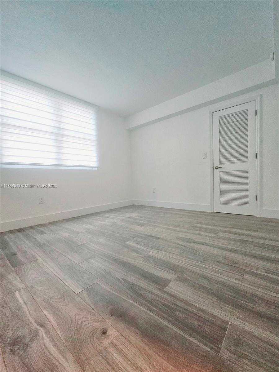 Small Image of 7501 EAST TREASURE DR #1L, North Bay Village Number 36