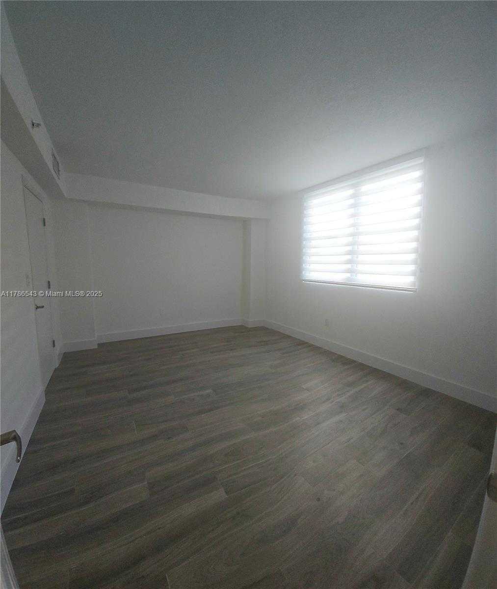 Small Image of 7501 EAST TREASURE DR #1L, North Bay Village Number 37