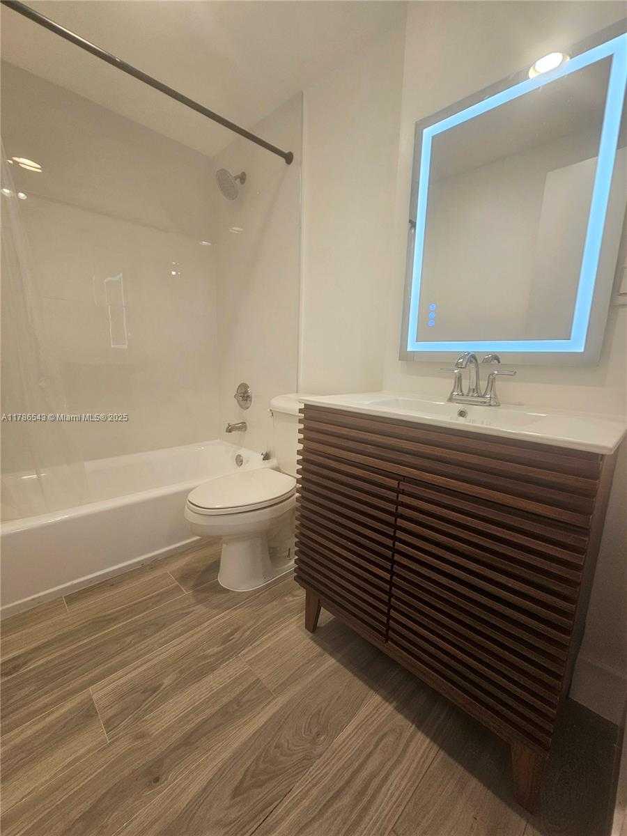 Small Image of 7501 EAST TREASURE DR #1L, North Bay Village Number 41