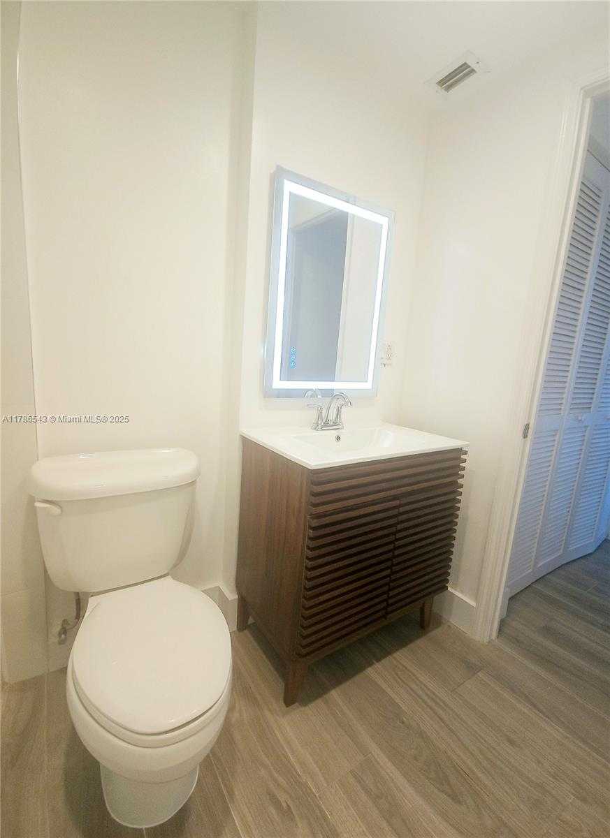 Small Image of 7501 EAST TREASURE DR #1L, North Bay Village Number 44
