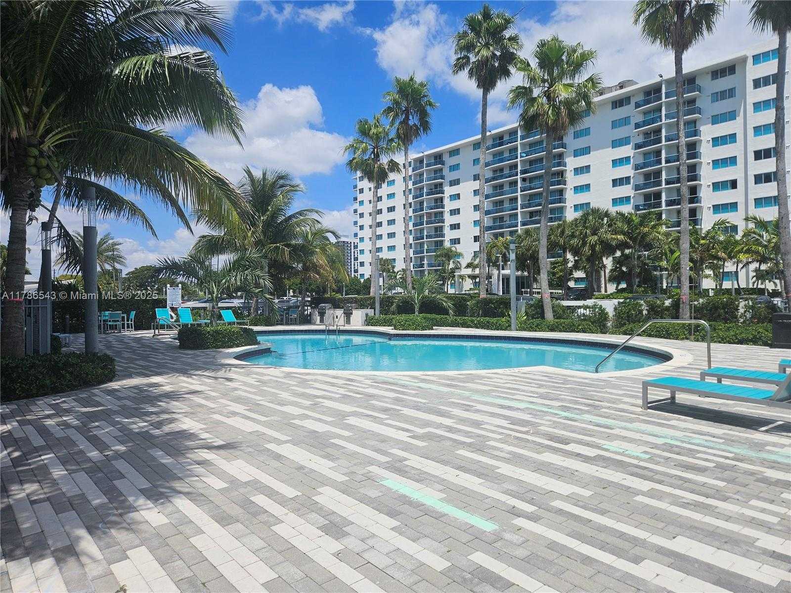 Small Image of 7501 EAST TREASURE DR #1L, North Bay Village Number 53