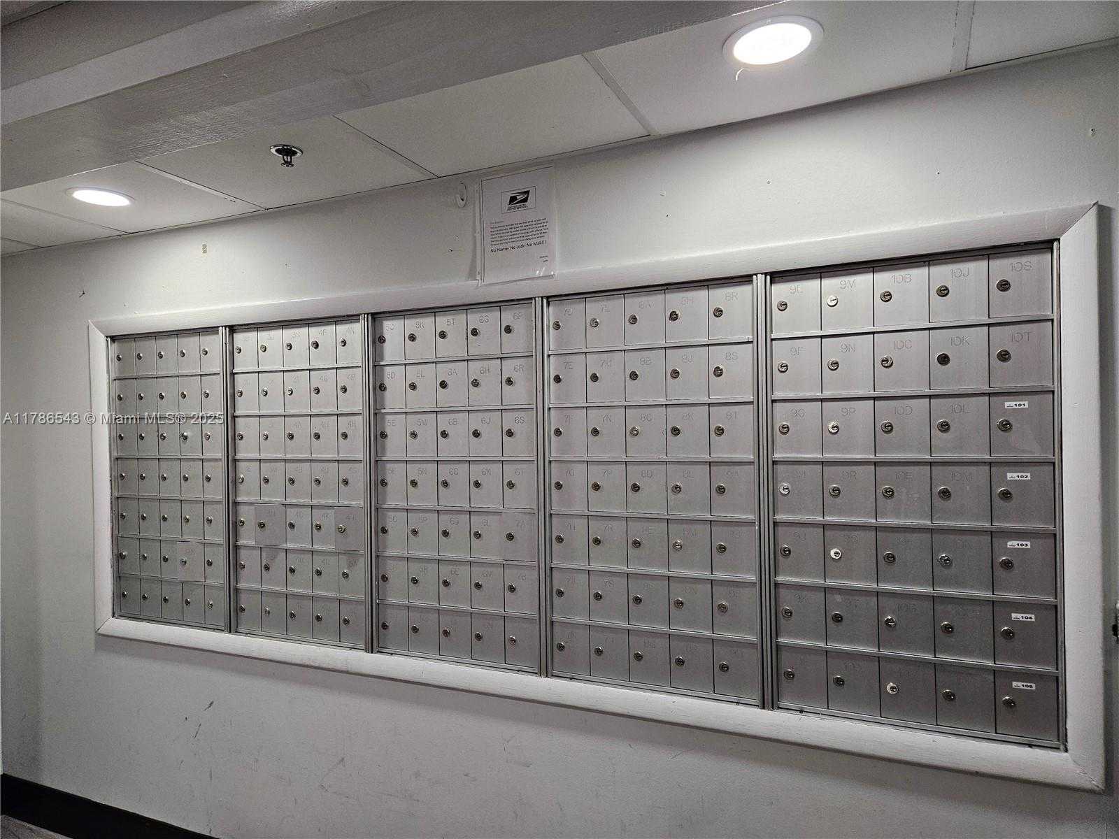 Small Image of 7501 EAST TREASURE DR #1L, North Bay Village Number 6