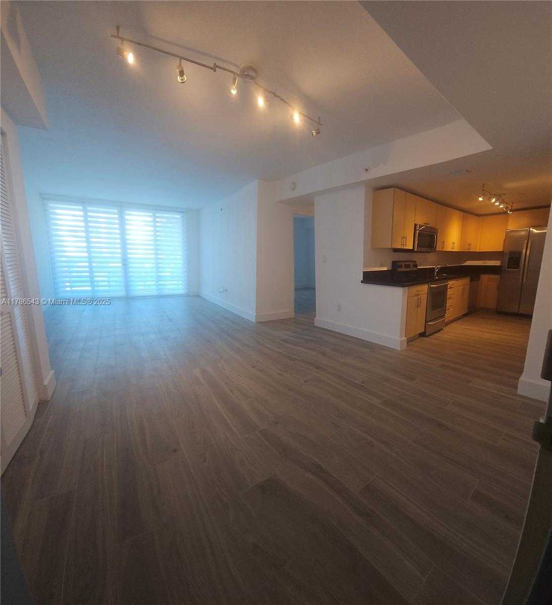 Small Image of 7501 EAST TREASURE DR #1L, North Bay Village Number 71