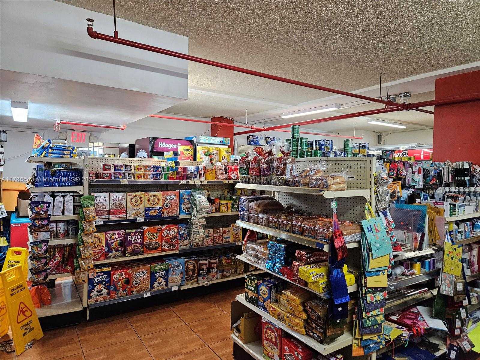 Small Image of 7501 EAST TREASURE DR #1L, North Bay Village Number 9