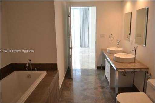 Small Image of 495 BRICKELL AVE #3910, Miami Number 7