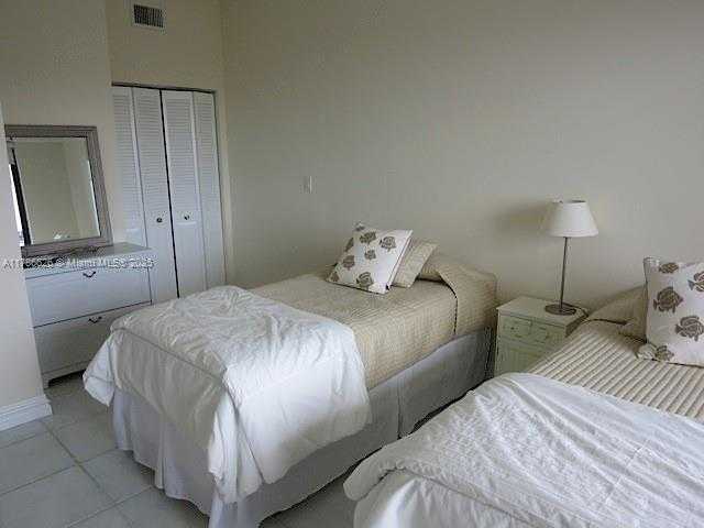 Small Image of 201 CRANDON BLVD #1027, Key Biscayne Number 9