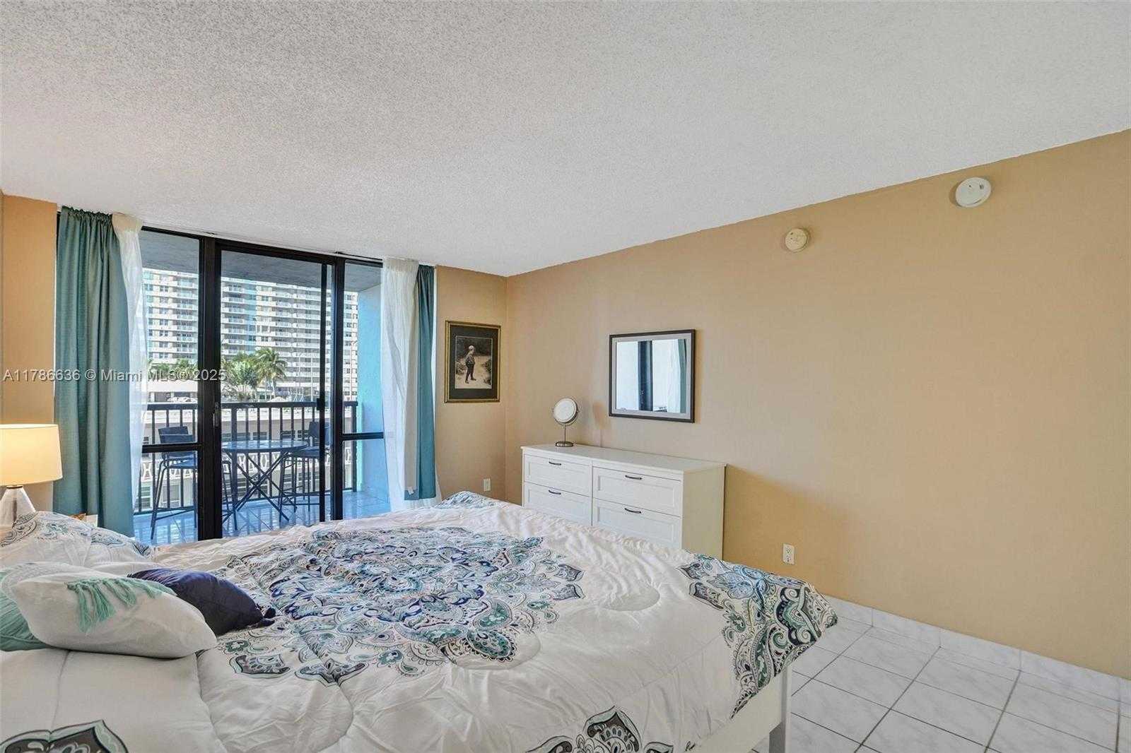 Small Image of 2017 SOUTH OCEAN DR #305, Hallandale Beach Number 15