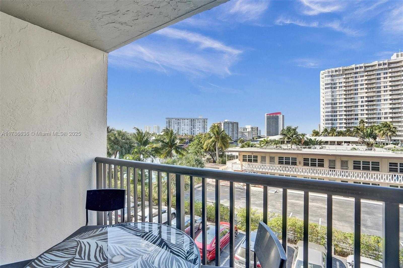 Small Image of 2017 SOUTH OCEAN DR #305, Hallandale Beach Number 17