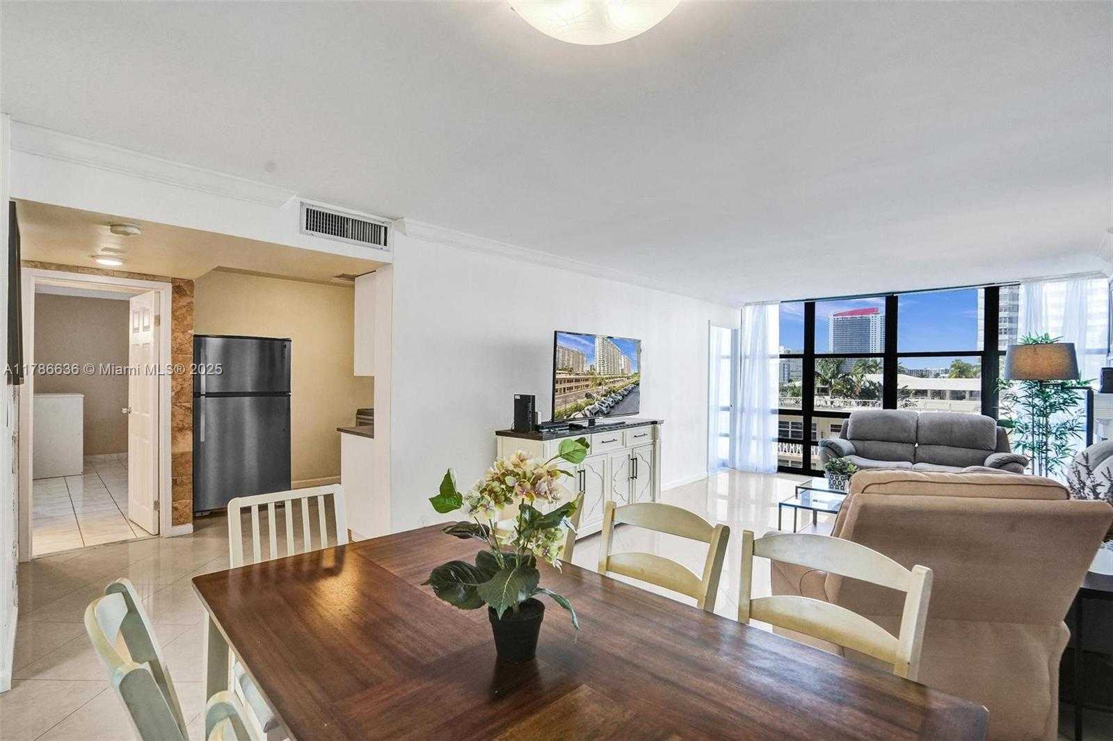 Small Image of 2017 SOUTH OCEAN DR #305, Hallandale Beach Number 19