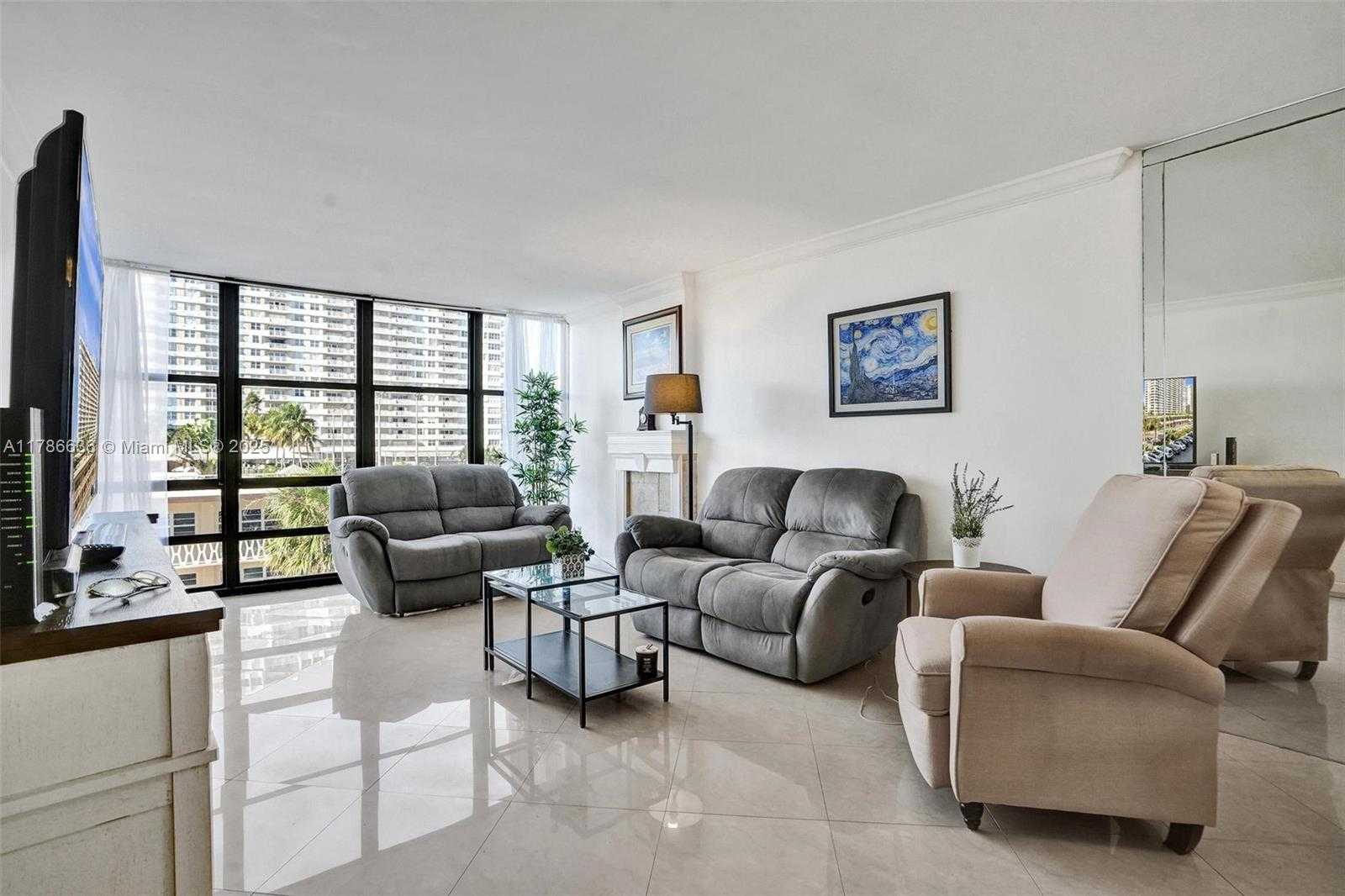Small Image of 2017 SOUTH OCEAN DR #305, Hallandale Beach Number 20