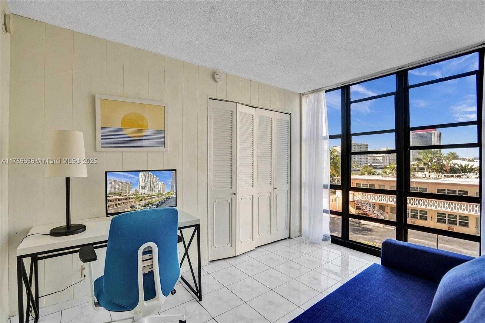Small Image of 2017 SOUTH OCEAN DR #305, Hallandale Beach Number 24