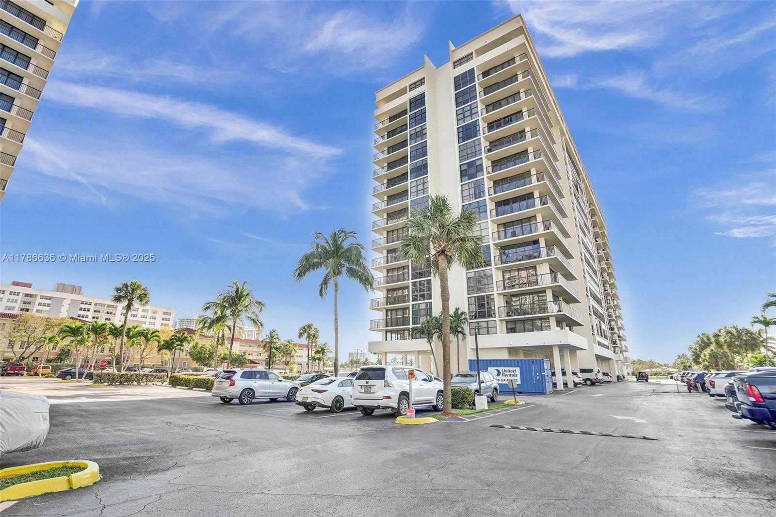 Small Image of 2017 SOUTH OCEAN DR #305, Hallandale Beach Number 25
