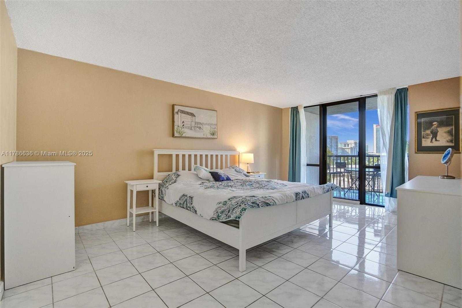 Small Image of 2017 SOUTH OCEAN DR #305, Hallandale Beach Number 8