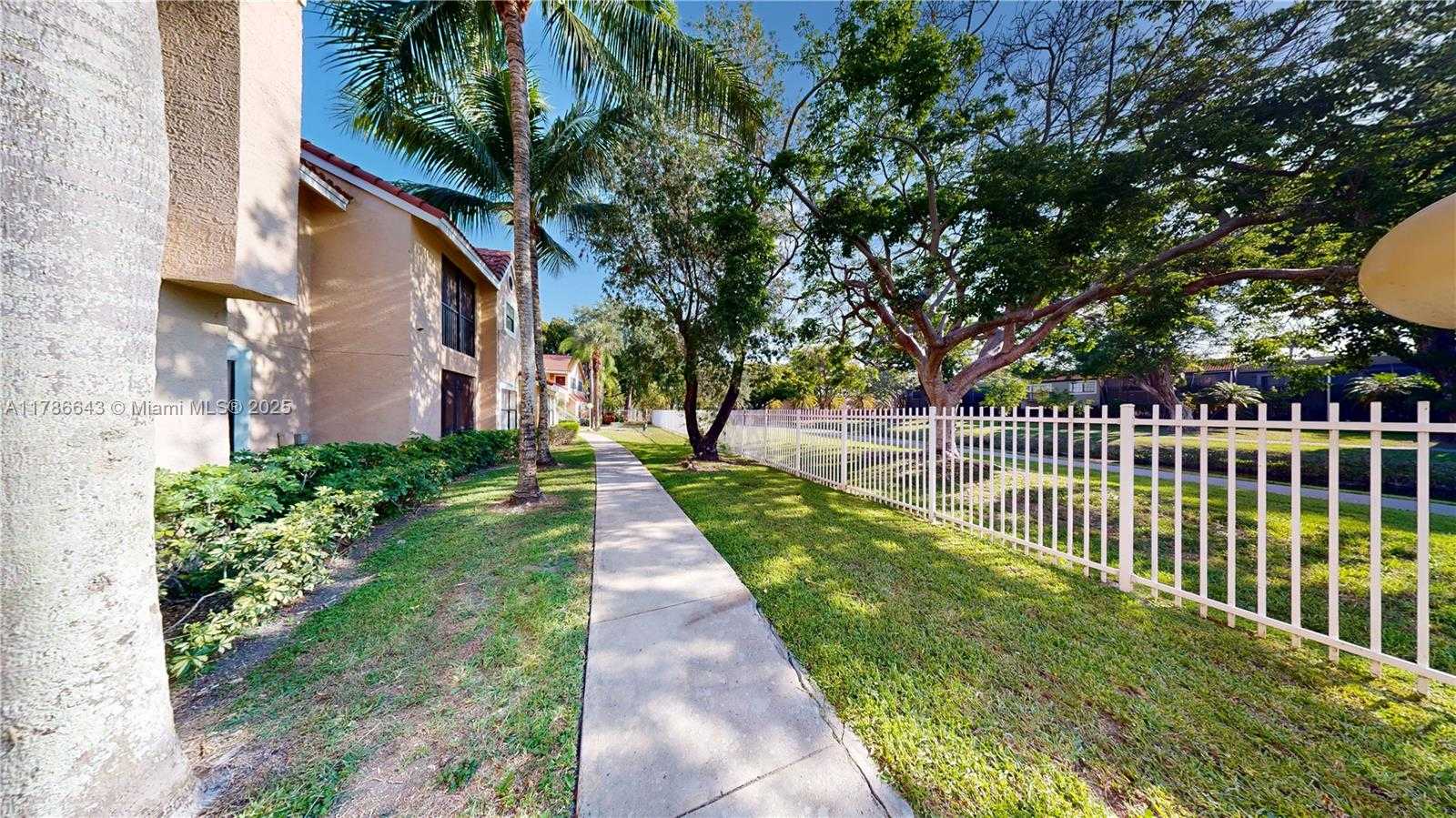 Small Image of 10441 SOUTH WEST 155TH CT #927, Miami Number 16