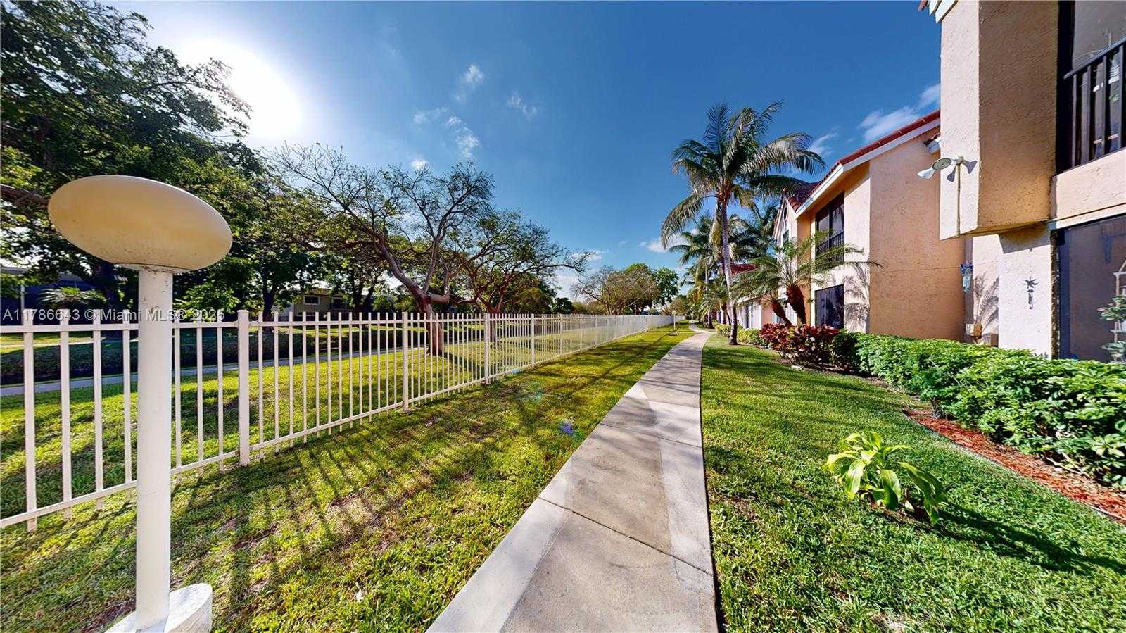 Small Image of 10441 SOUTH WEST 155TH CT #927, Miami Number 17