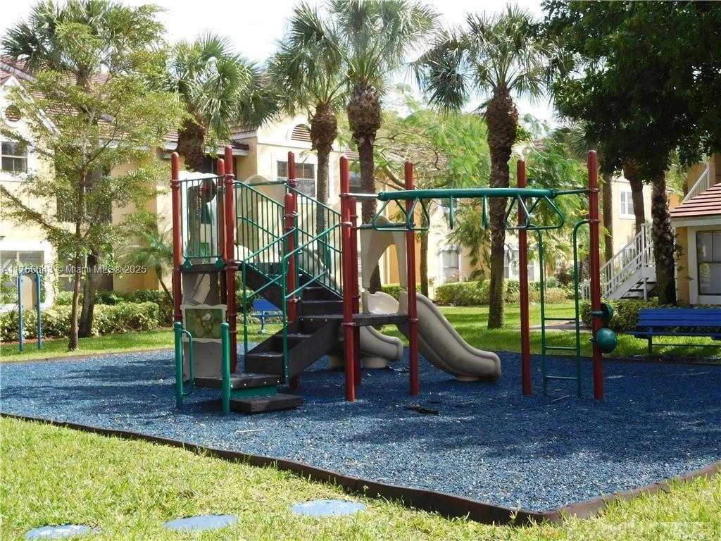 Small Image of 10441 SOUTH WEST 155TH CT #927, Miami Number 22