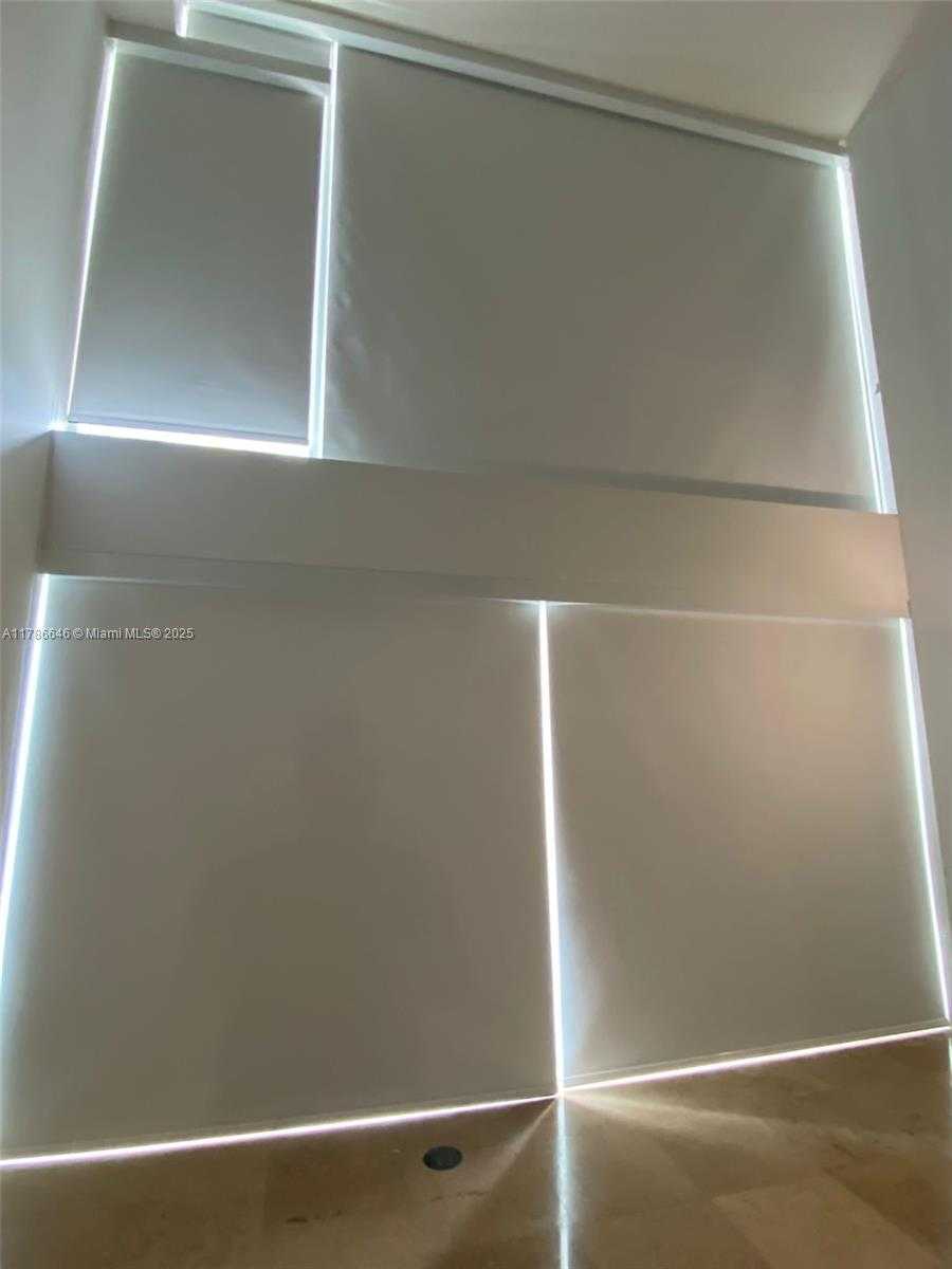 Small Image of 41 SOUTH EAST 5TH ST #814, Miami Number 17