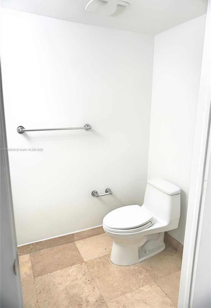 Small Image of 41 SOUTH EAST 5TH ST #814, Miami Number 31