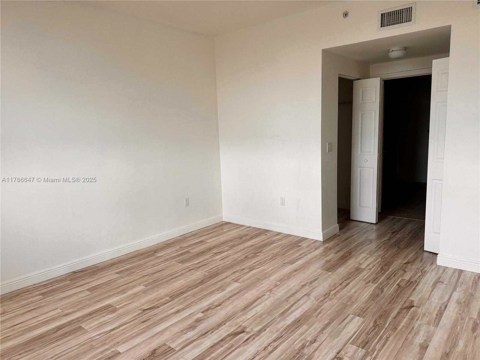 Small Image of 888 SOUTH DOUGLAS RD #1602, Coral Gables Number 7