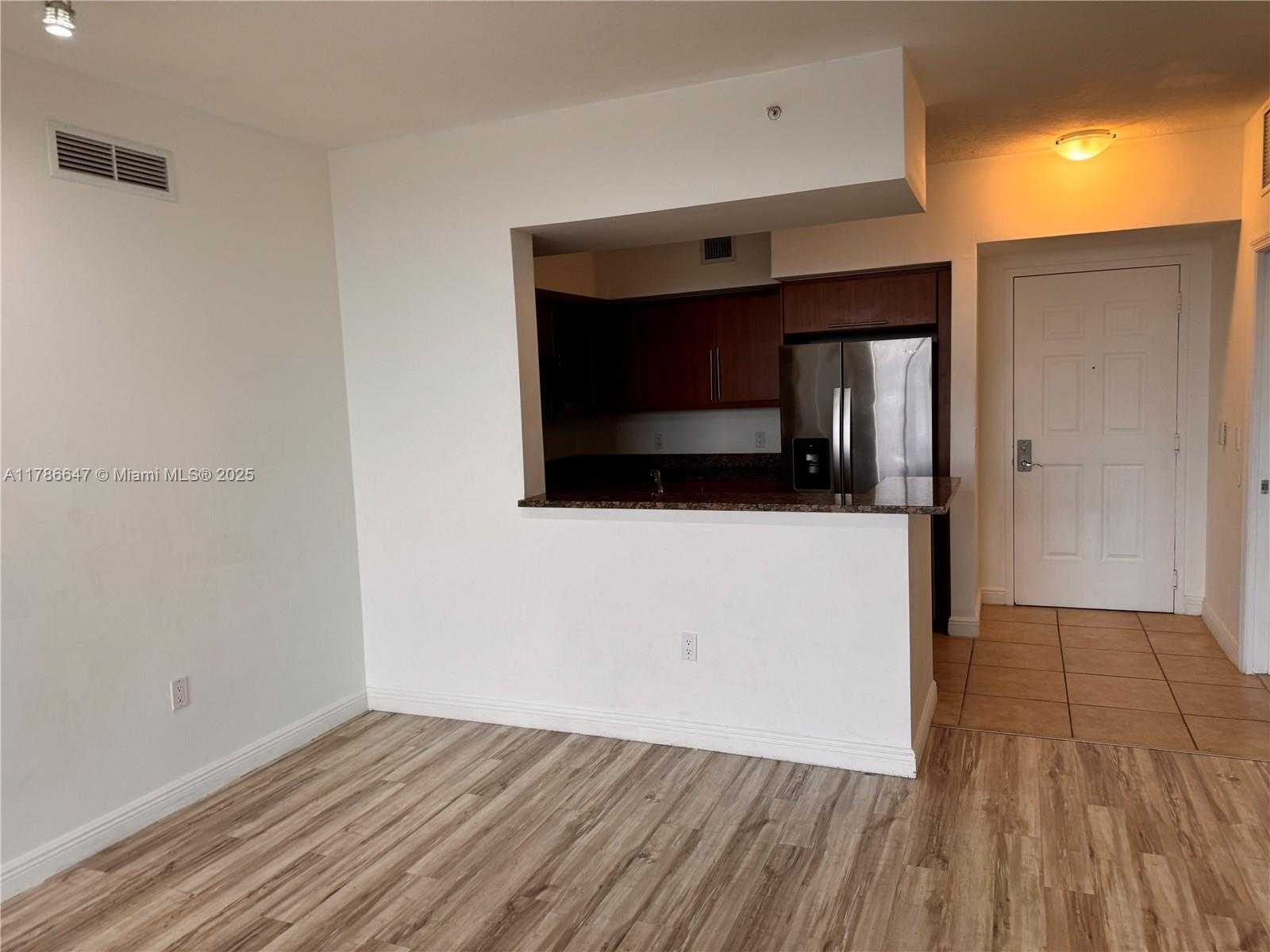 Small Image of 888 SOUTH DOUGLAS RD #1602, Coral Gables Number 8