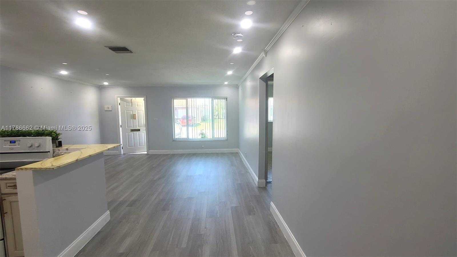 Small Image of 7206 NORTH WEST 57TH CT, Tamarac Number 3