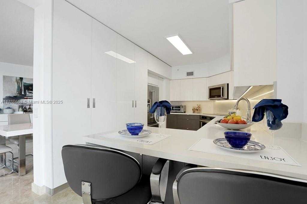 Small Image of 3370 HIDDEN BAY DR #2310, Aventura Number 10
