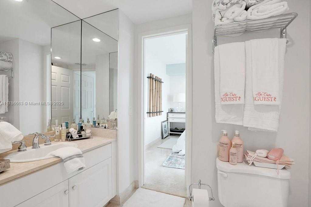 Small Image of 3370 HIDDEN BAY DR #2310, Aventura Number 15