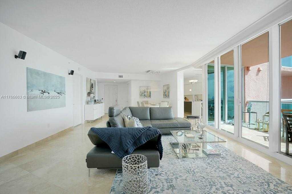 Small Image of 3370 HIDDEN BAY DR #2310, Aventura Number 3