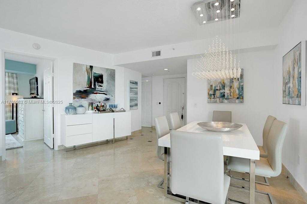 Small Image of 3370 HIDDEN BAY DR #2310, Aventura Number 7