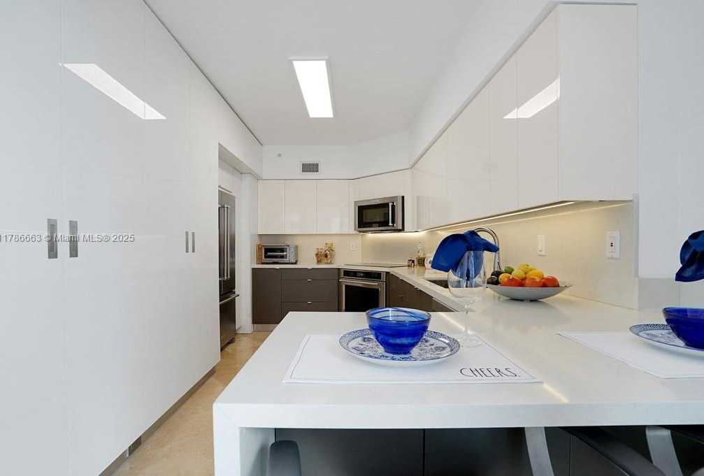Small Image of 3370 HIDDEN BAY DR #2310, Aventura Number 9
